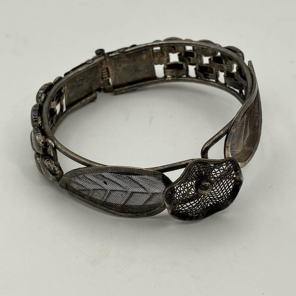 Vintage 1970's Filigree Bangle Bracelet /Hinged / Floral Flower / Silver‎ Tone